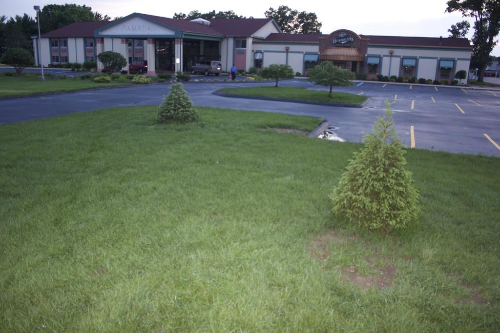 The Garden Inn Elkhart Buitenkant foto