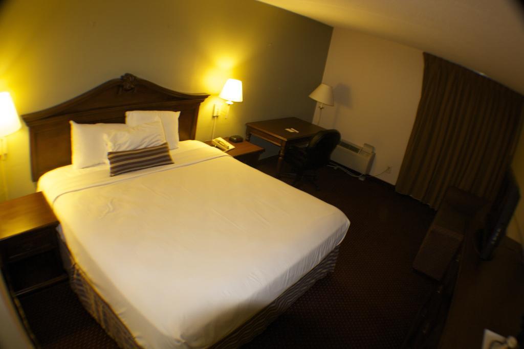 The Garden Inn Elkhart Buitenkant foto